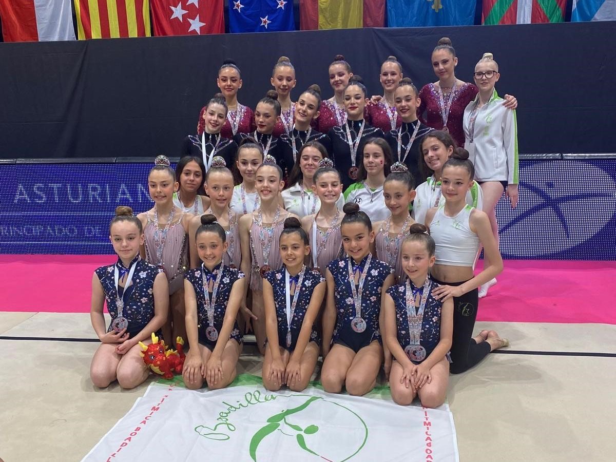 Las gimnastas del club en el Trofeo Estrellas de la Gimnasia de Oviedo