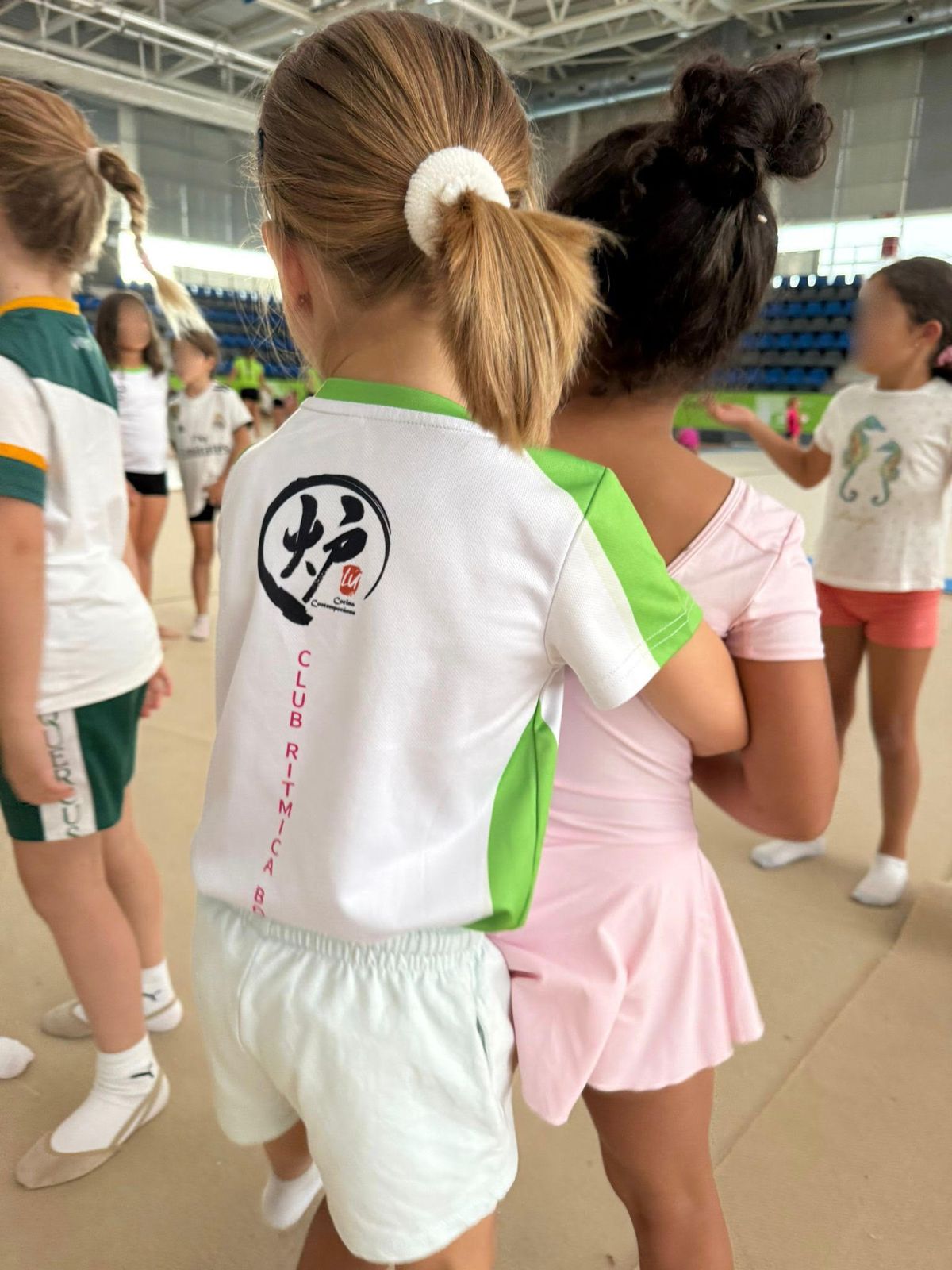 Las gimnastas de los grupos Baby durante un entrenamiento