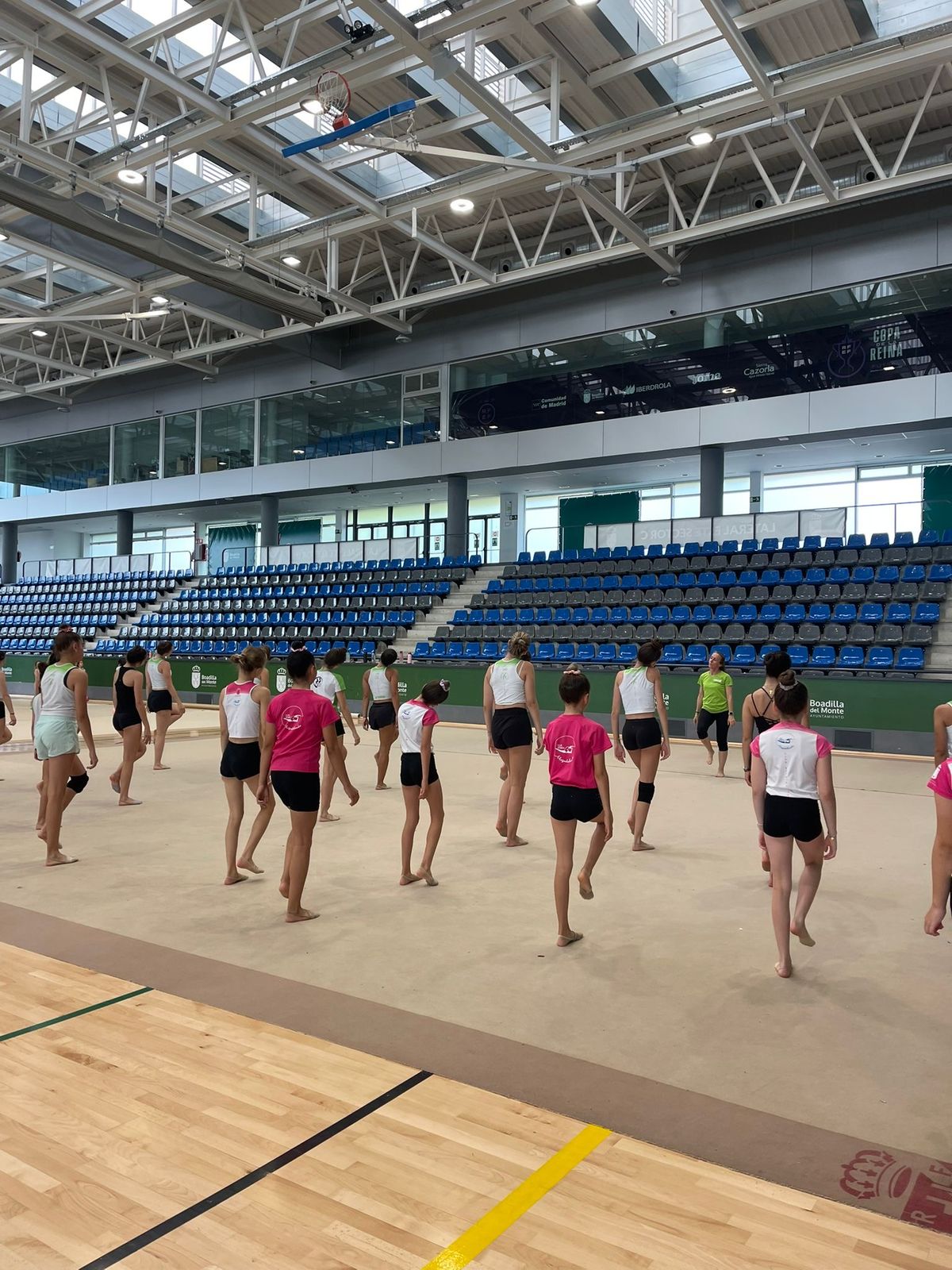 Las gimnastas durante los exámenes de Grados Deportivos